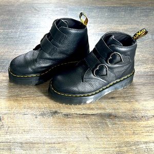 Dr Martens Devon Heart Size 9US 41EU 7UK